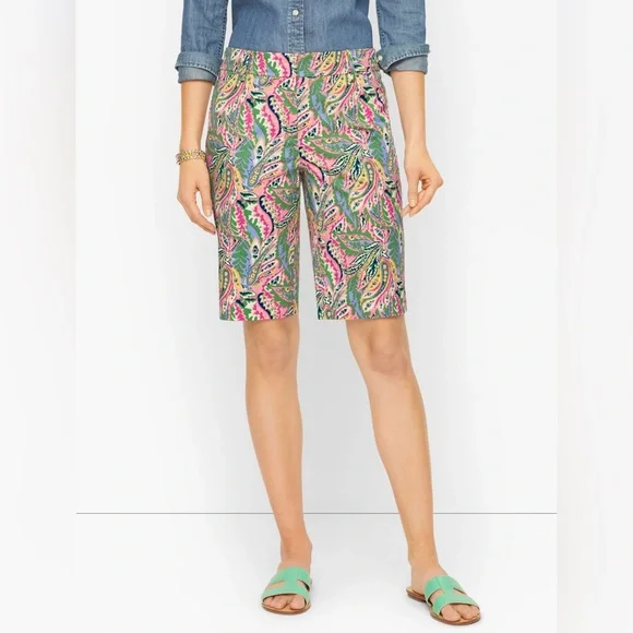 Talbots PERFECT SHORTS 9in BOTANICAL PAISLEY Long Preppy Professional size 6 - Picture 1 of 7